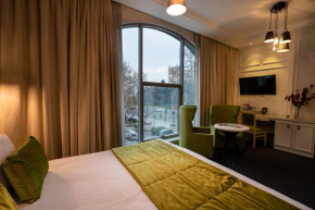 Dondar Hotel Formula 1 View
